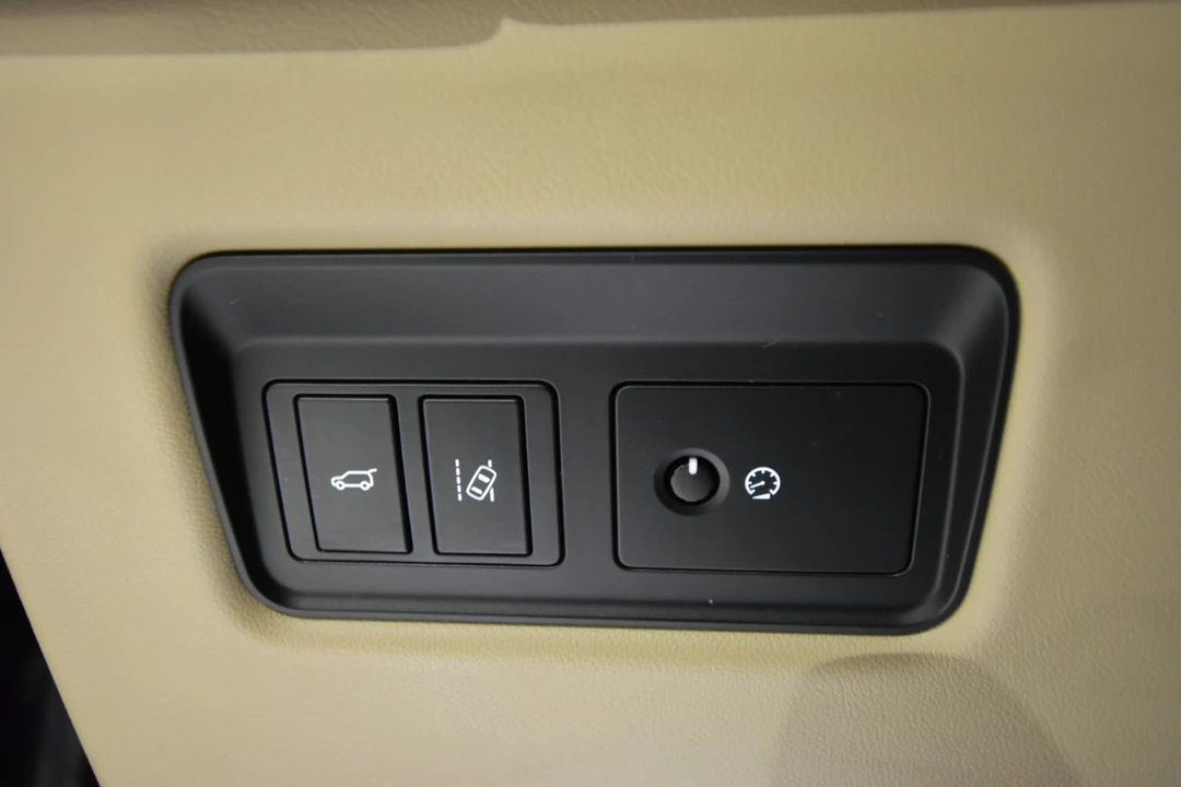 2017 Land Rover Range Rover L405 - Image 17 of 21