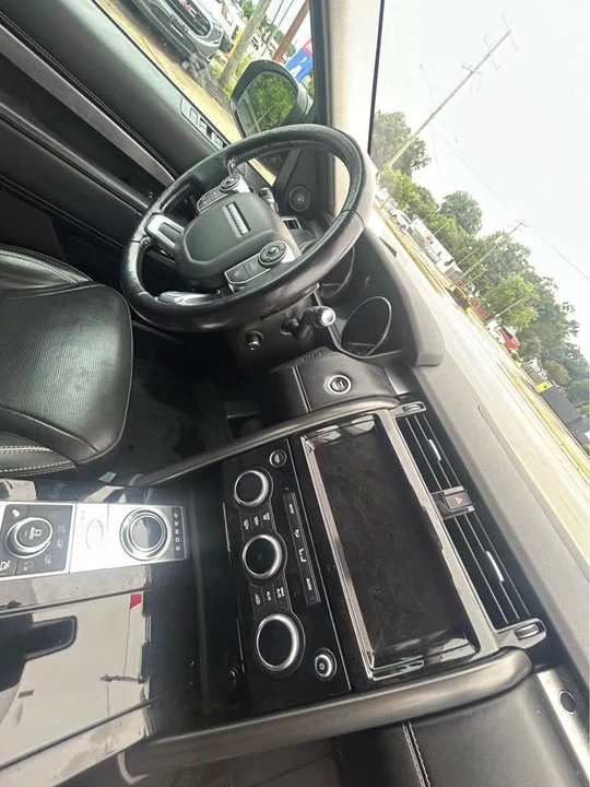 2017 Land Rover Discovery Sport - Image 6 of 10