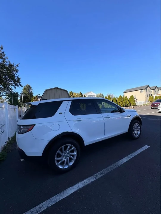 2017 Land Rover Discovery Sport - Image 6 of 15