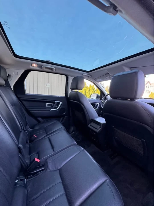2017 Land Rover Discovery Sport - Image 15 of 15