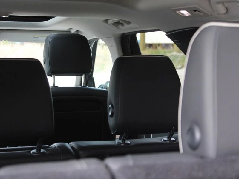 2017 Land Rover Discovery 5th Gen - Image 17 of 19