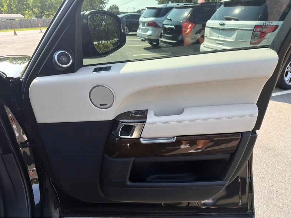 2017 Land Rover Range Rover L405 - Image 10 of 20