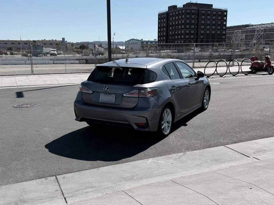 2017 Lexus CT - Image 3 of 6
