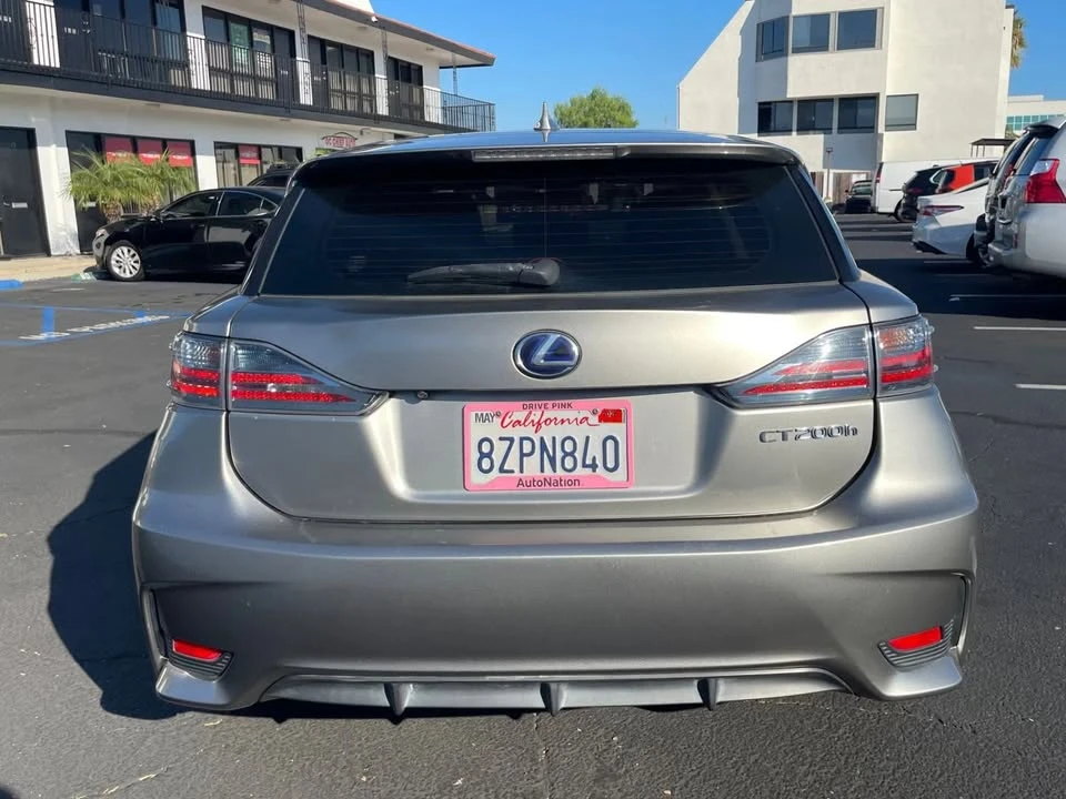 2017 Lexus CT - Image 7 of 17