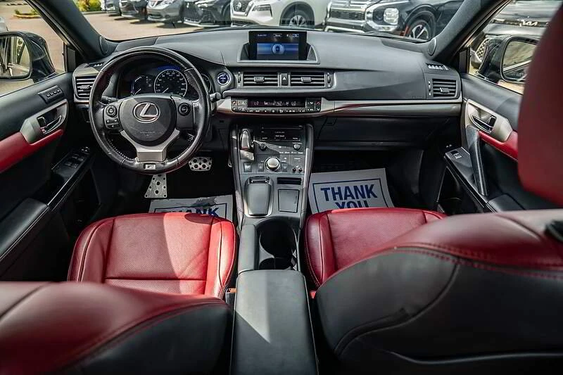 2017 Lexus CT - Image 6 of 10