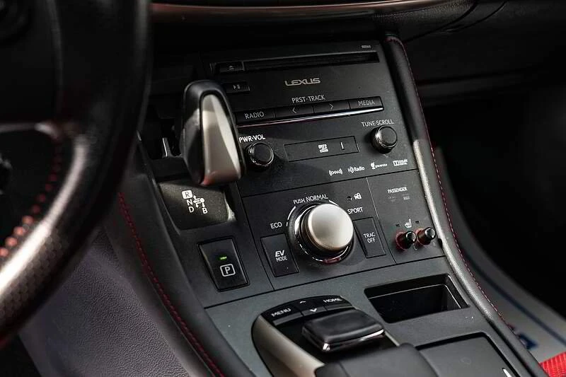 2017 Lexus CT - Image 8 of 10