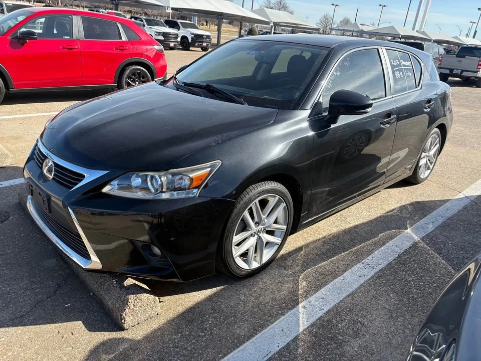 2017 Lexus CT - Image 6 of 10
