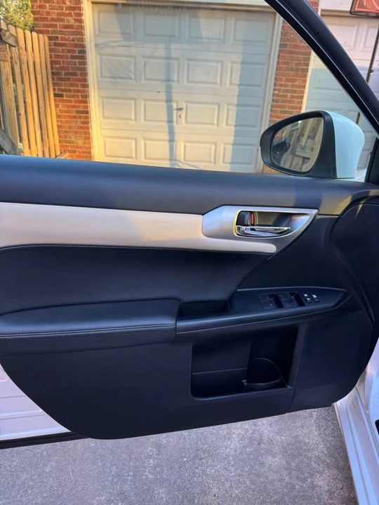 2017 Lexus CT - Image 6 of 8