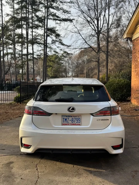 2017 Lexus CT - Image 3 of 8