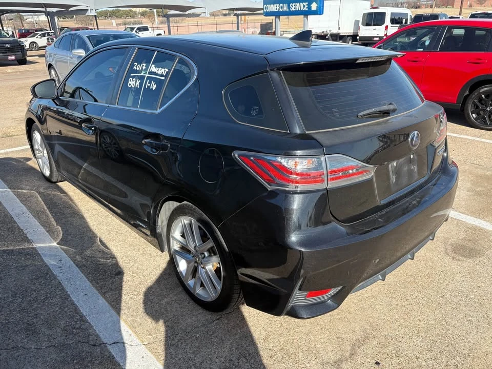 2017 Lexus CT - Image 4 of 10