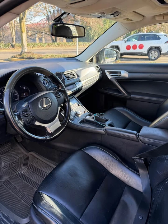 2017 Lexus CT - Image 5 of 7