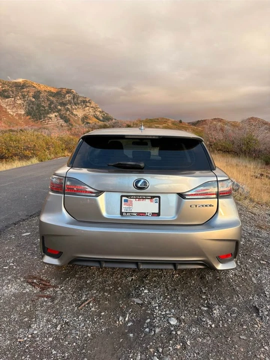 2017 Lexus CT - Image 4 of 17