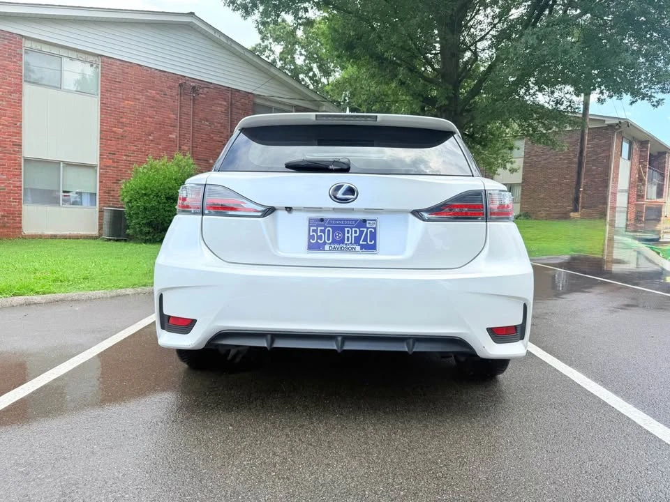 2017 Lexus CT - Image 10 of 20