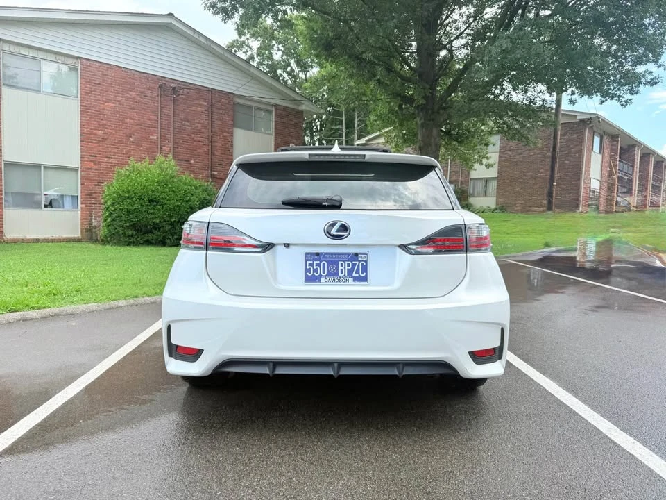 2017 Lexus CT - Image 9 of 20