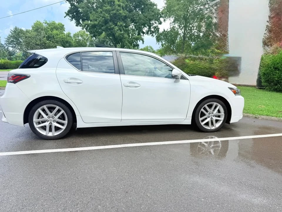 2017 Lexus CT - Image 2 of 20