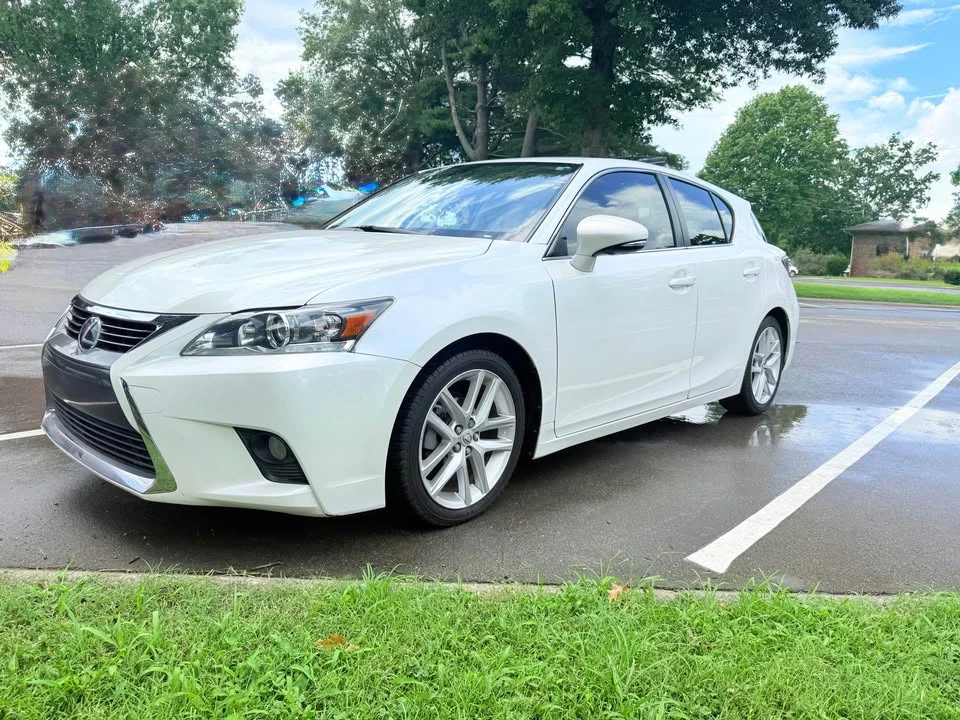 2017 Lexus CT - Image 12 of 20
