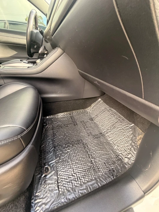 2017 Lexus CT - Image 28 of 31