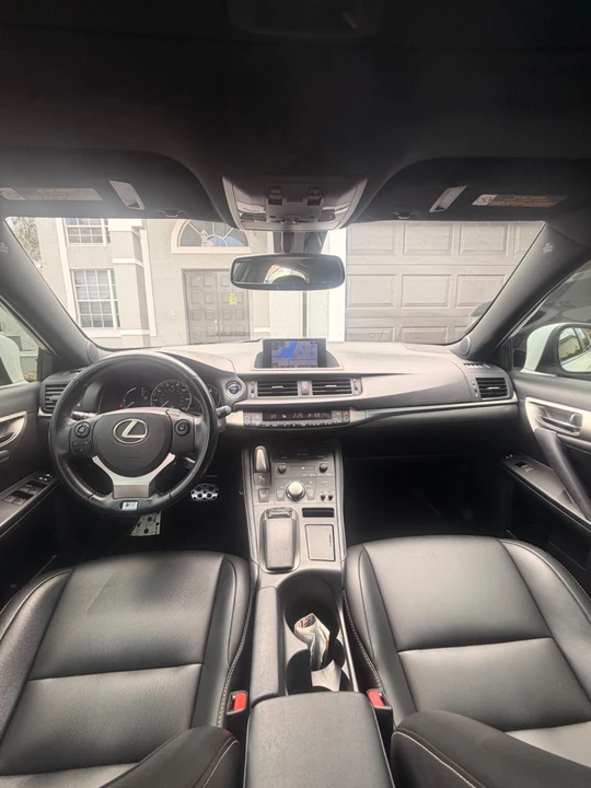 2017 Lexus CT - Image 22 of 31