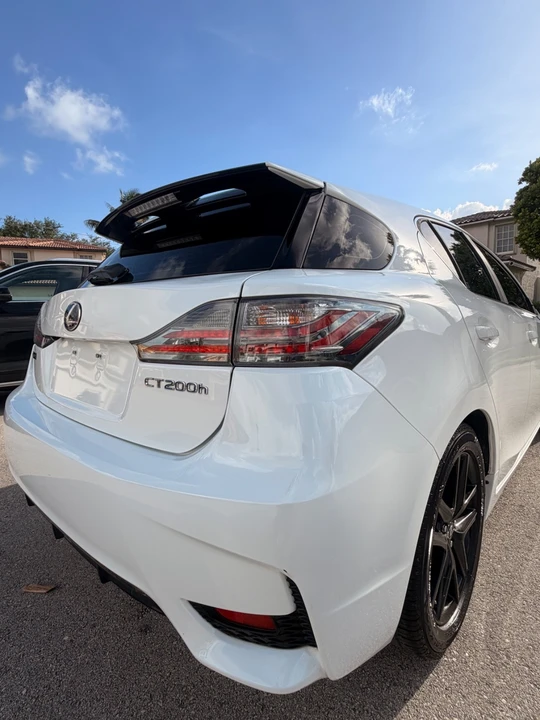 2017 Lexus CT - Image 10 of 31