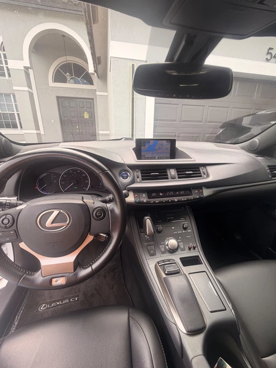 2017 Lexus CT - Image 23 of 31