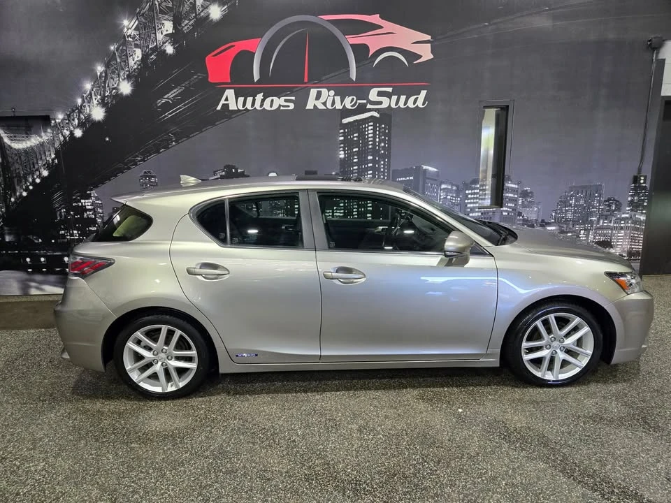 2017 Lexus CT - Image 3 of 16