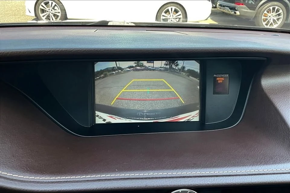 2017 Lexus ES 6th Gen - Image 14 of 20