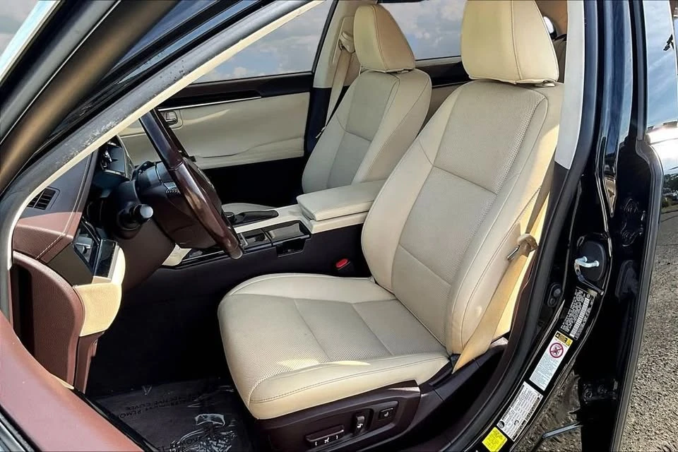 2017 Lexus ES 6th Gen - Image 20 of 20