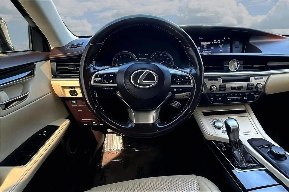 2017 Lexus ES 6th Gen - Image 8 of 20