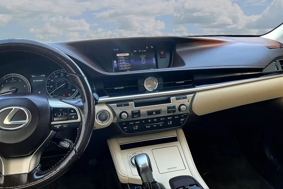2017 Lexus ES 6th Gen - Image 9 of 20