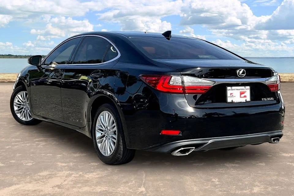 2017 Lexus ES 6th Gen - Image 4 of 20
