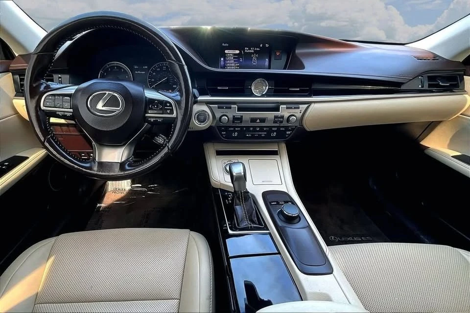 2017 Lexus ES 6th Gen - Image 7 of 20