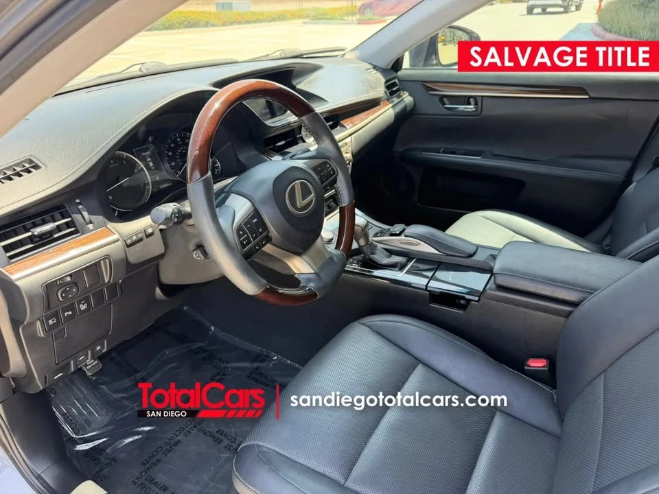 2017 Lexus ES 6th Gen - Image 11 of 20