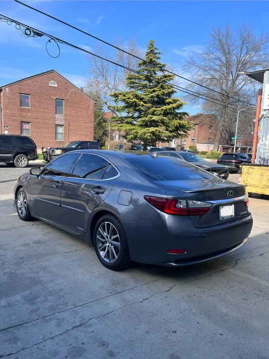 2017 Lexus ES 6th Gen - Image 4 of 10