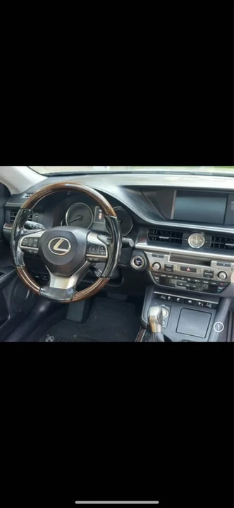 2017 Lexus ES 6th Gen - Image 12 of 13