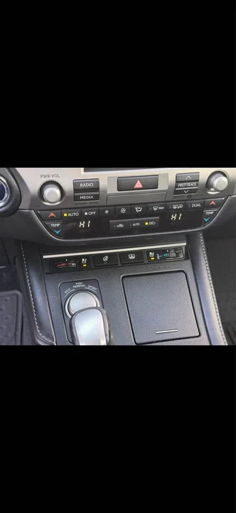 2017 Lexus ES 6th Gen - Image 9 of 13