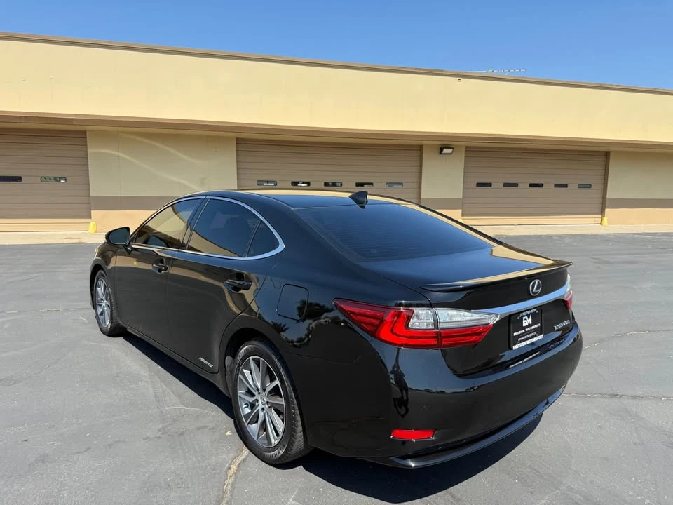 2017 Lexus ES 6th Gen - Image 5 of 20