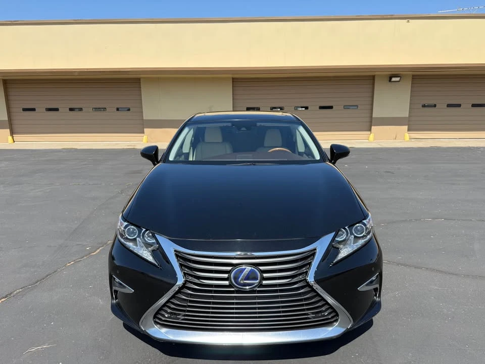 2017 Lexus ES 6th Gen - Image 2 of 20