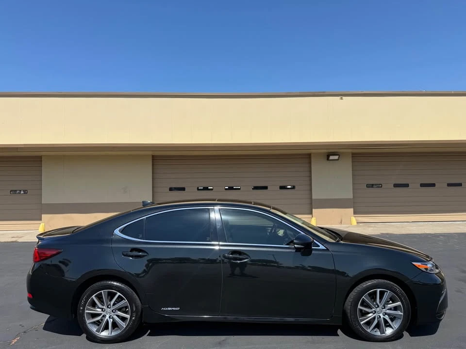 2017 Lexus ES 6th Gen - Image 8 of 20