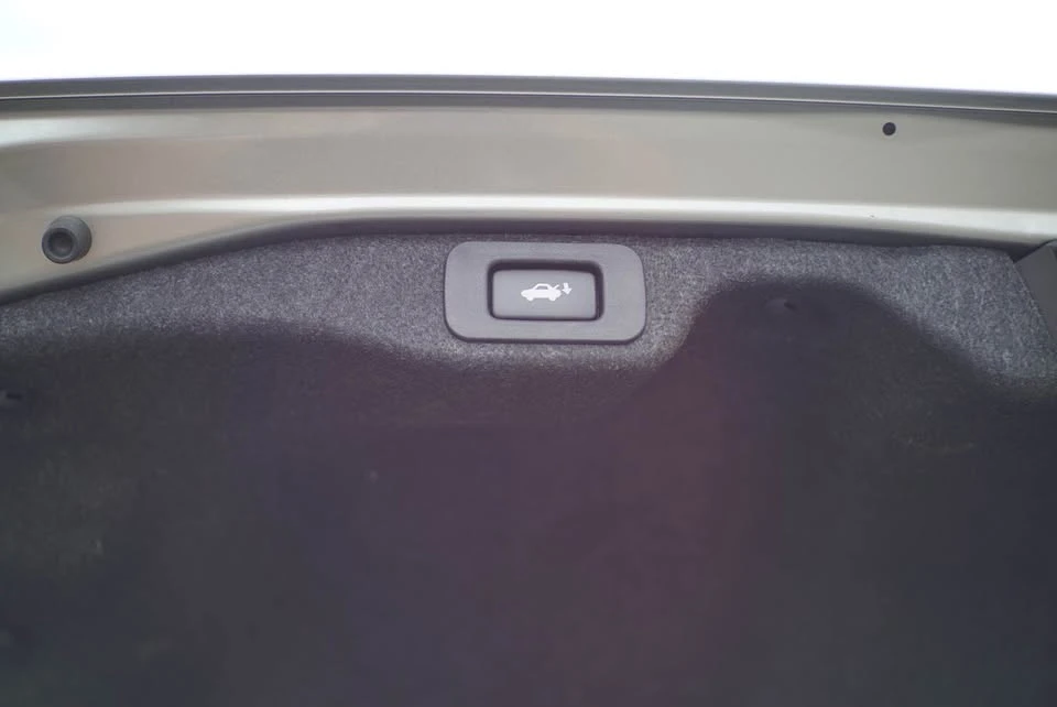 2017 Lexus ES 6th Gen - Image 12 of 20