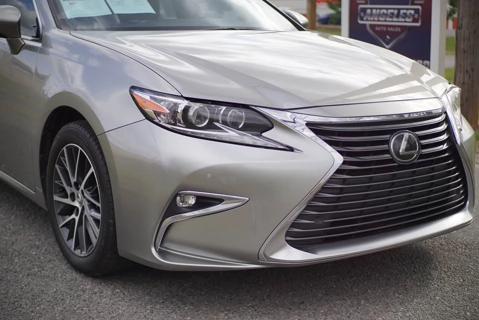 2017 Lexus ES 6th Gen - Image 2 of 20