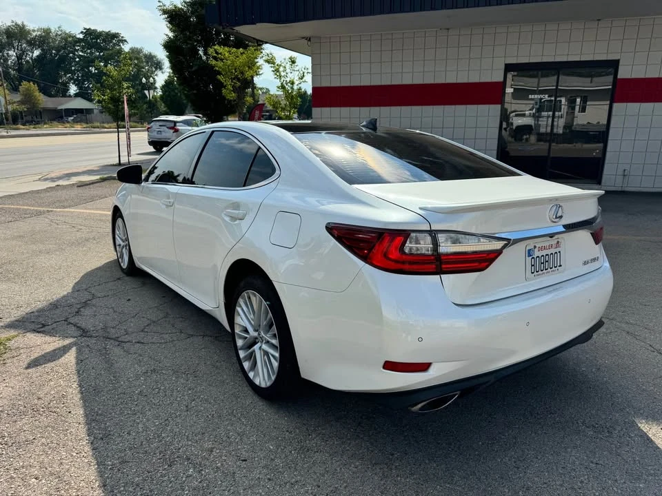 2017 Lexus ES 6th Gen - Image 4 of 19