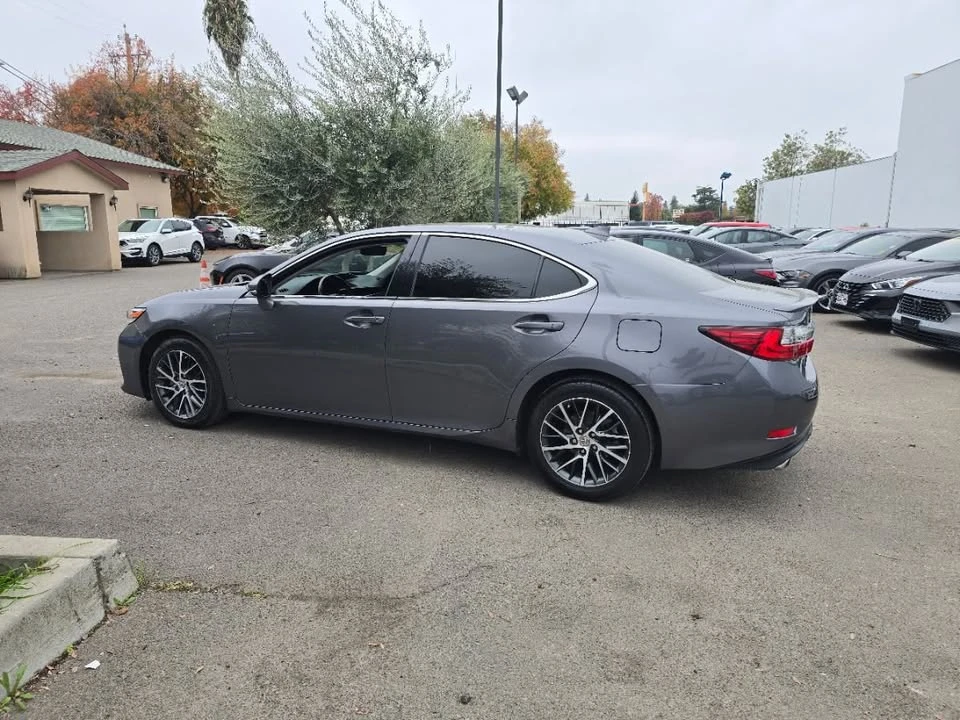 2017 Lexus ES 6th Gen - Image 5 of 18