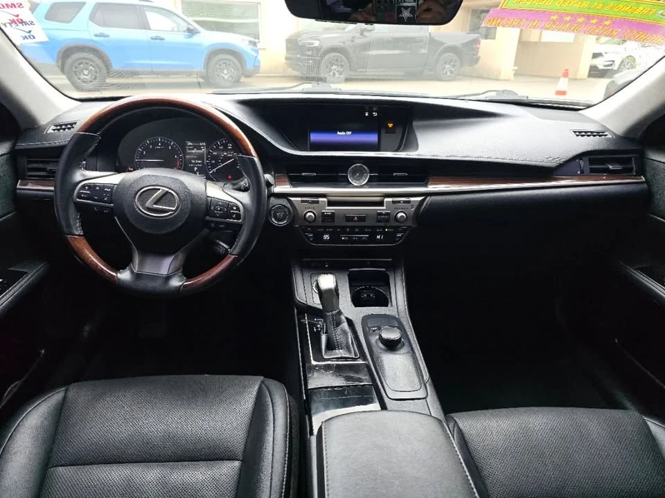 2017 Lexus ES 6th Gen - Image 15 of 18