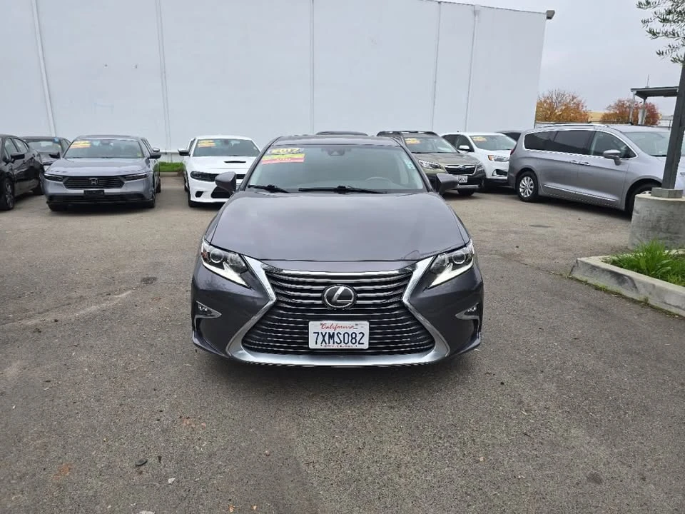 2017 Lexus ES 6th Gen - Image 9 of 18