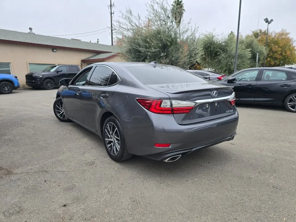 2017 Lexus ES 6th Gen - Image 7 of 18