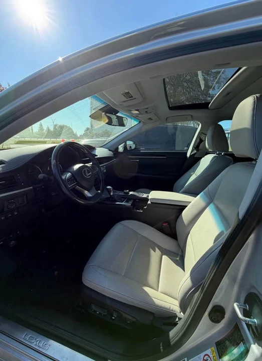 2017 Lexus ES 6th Gen - Image 6 of 9