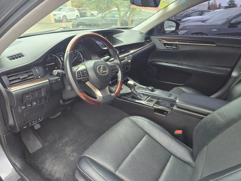 2017 Lexus ES 6th Gen - Image 18 of 18