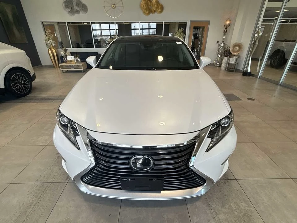 2017 Lexus ES 6th Gen - Image 3 of 10