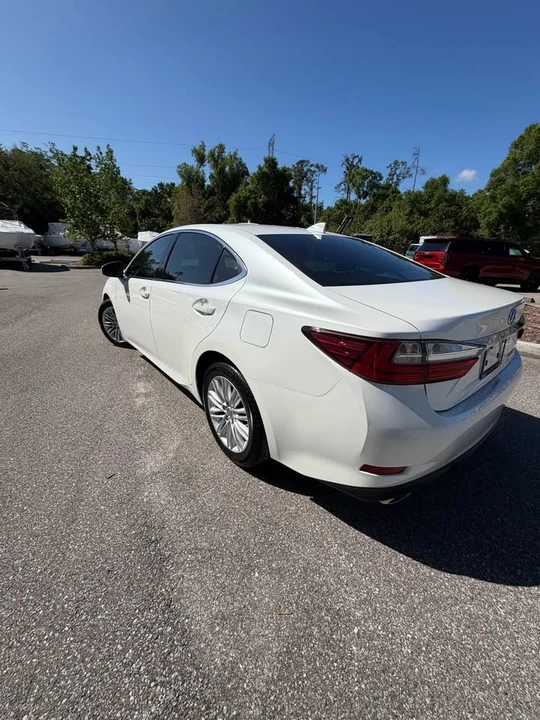 2017 Lexus ES 6th Gen - Image 4 of 12