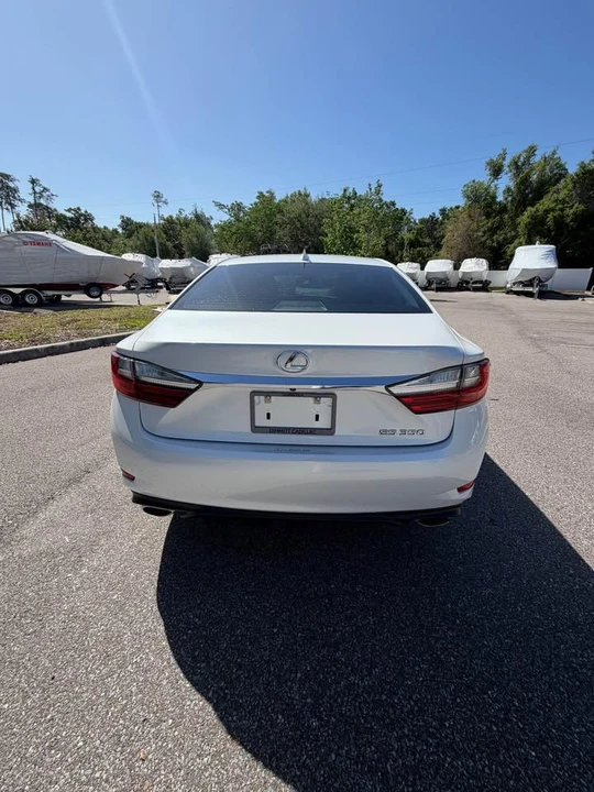 2017 Lexus ES 6th Gen - Image 5 of 12